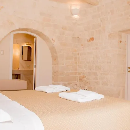 Trullo Cinquenoci Suite Locorotondo Exterior photo
